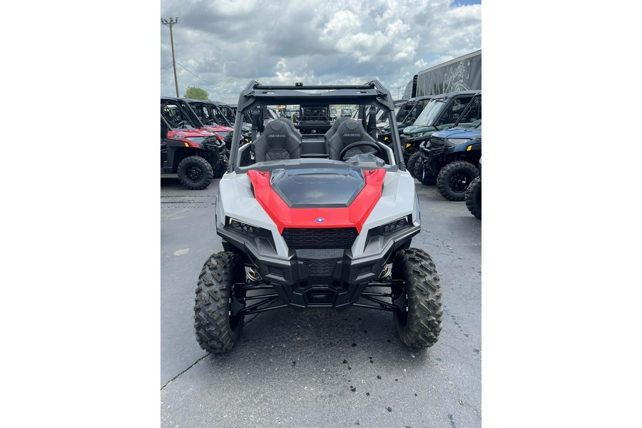 2025 Polaris GENERAL 4 1000 SPORT - GHOST GRAY Sport