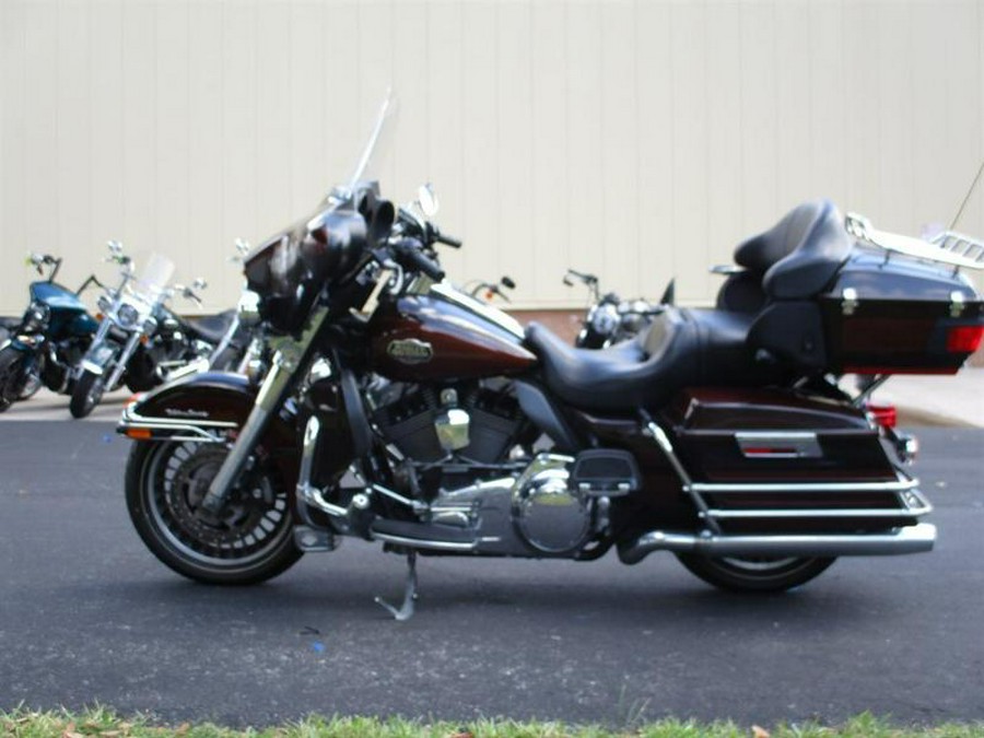 2011 Harley-Davidson® FLHTCU - Ultra Classic® Electra Glide®