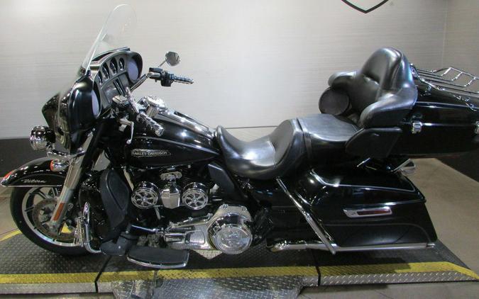 2016 Harley-Davidson® FLHTCUL - Electra Glide® Ultra Classic® Low