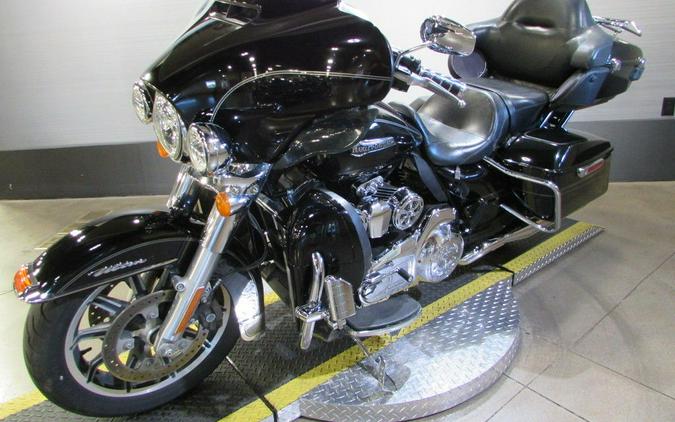 2016 Harley-Davidson® FLHTCUL - Electra Glide® Ultra Classic® Low