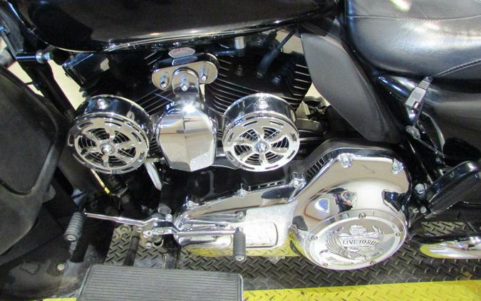 2016 Harley-Davidson® FLHTCUL - Electra Glide® Ultra Classic® Low