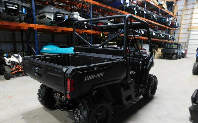 2026 Can-Am® Defender HD7