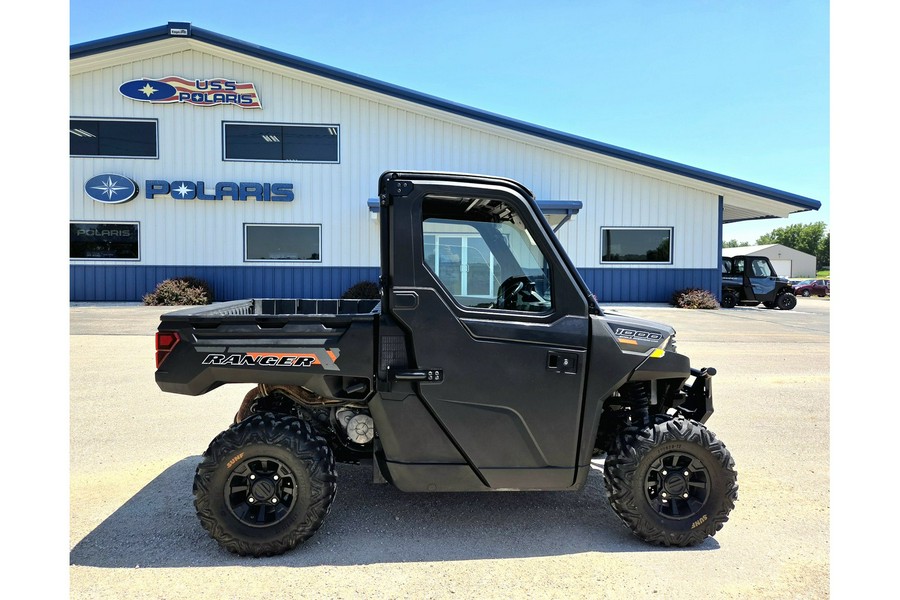 2020 RANGER® 1000 Premium Matte Titanium - Polaris