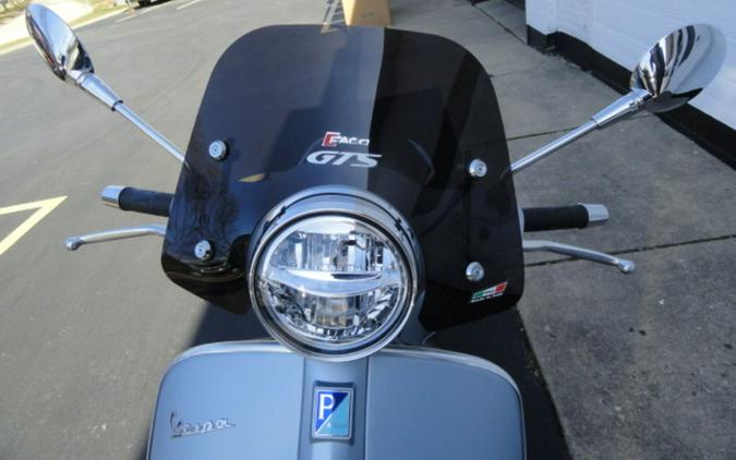 2022 Vespa GTS Super 300 Tech