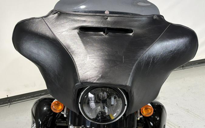 2014 Harley-Davidson® Street Glide® Exclusive - Vivid Black - Peace Officer