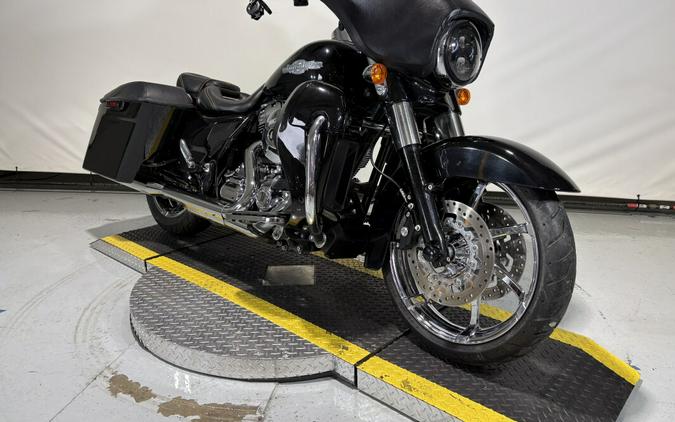 2014 Harley-Davidson® Street Glide® Exclusive - Vivid Black - Peace Officer