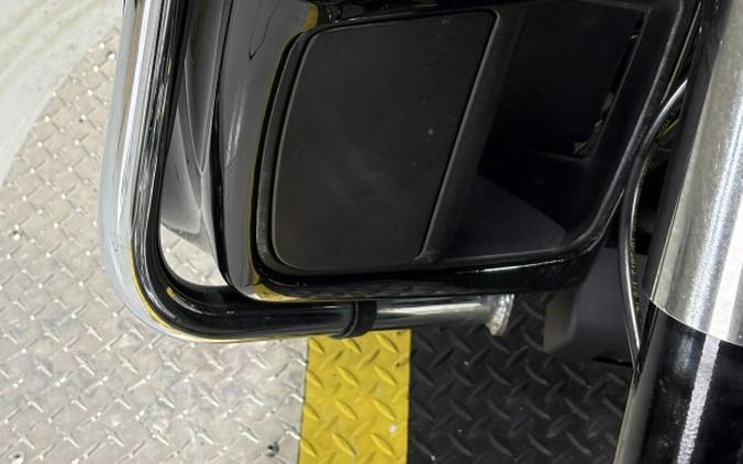 2014 Harley-Davidson® Street Glide® Exclusive - Vivid Black - Peace Officer