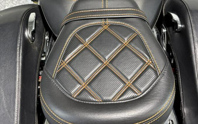 2014 Harley-Davidson® Street Glide® Exclusive - Vivid Black - Peace Officer