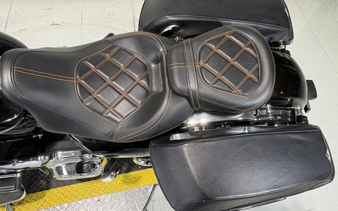 2014 Harley-Davidson® Street Glide® Exclusive - Vivid Black - Peace Officer