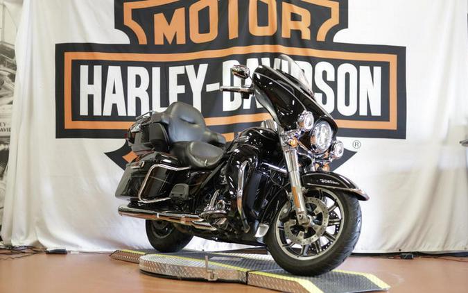 2017 Harley-Davidson® FLHTCU - Electra Glide® Ultra Classic®