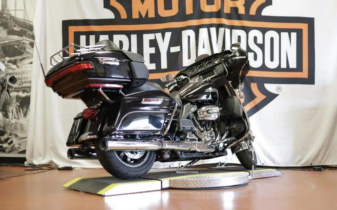 2017 Harley-Davidson® FLHTCU - Electra Glide® Ultra Classic®