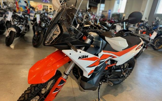 2024 KTM Adventure 890 R