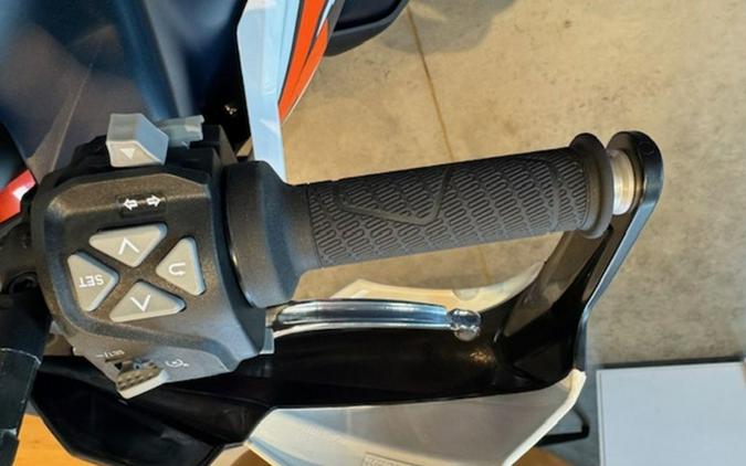 2024 KTM Adventure 890 R