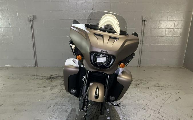 2025 Indian Motorcycle® Roadmaster® PowerPlus Dark Horse® w/PowerBand Nara Bronze Smoke