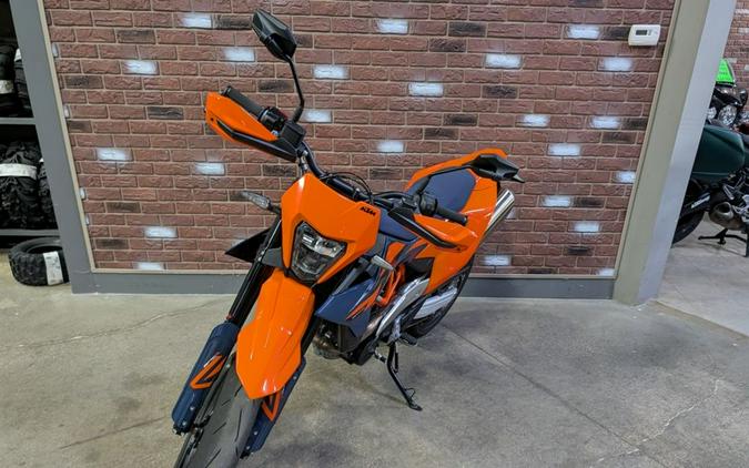 2026 KTM 690 SMC R