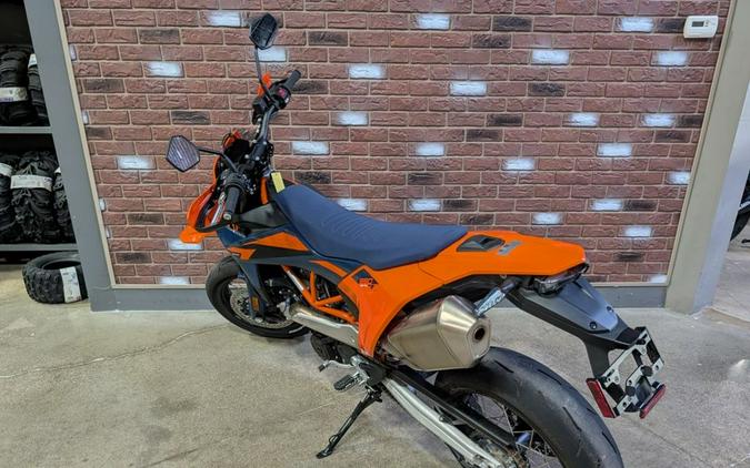2026 KTM 690 SMC R
