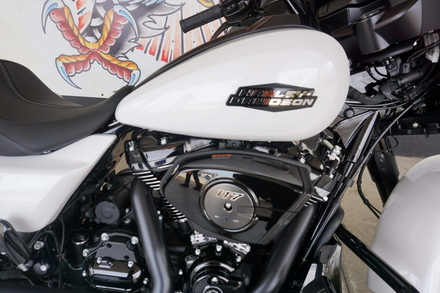 2024 Harley-Davidson Street Glide® White Onyx Pearl