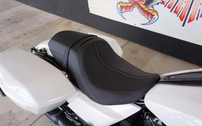 2024 Harley-Davidson Street Glide® White Onyx Pearl