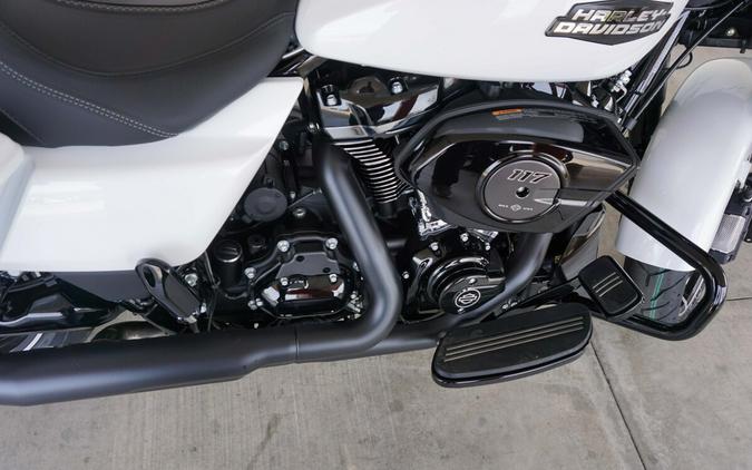 2024 Harley-Davidson Street Glide® White Onyx Pearl