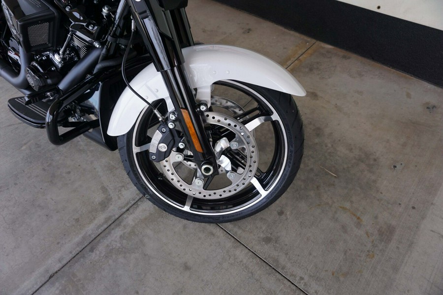 2024 Harley-Davidson Street Glide® White Onyx Pearl