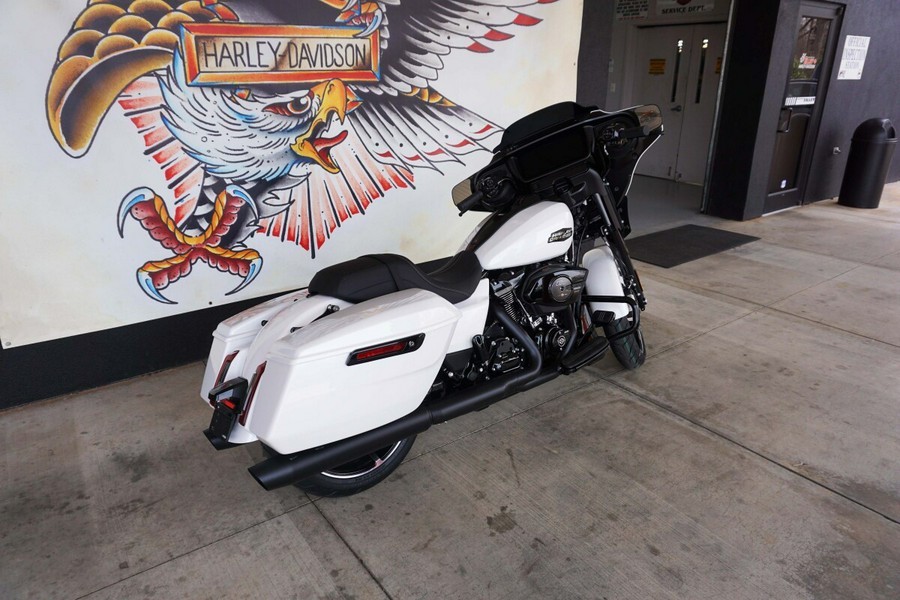 2024 Harley-Davidson Street Glide® White Onyx Pearl