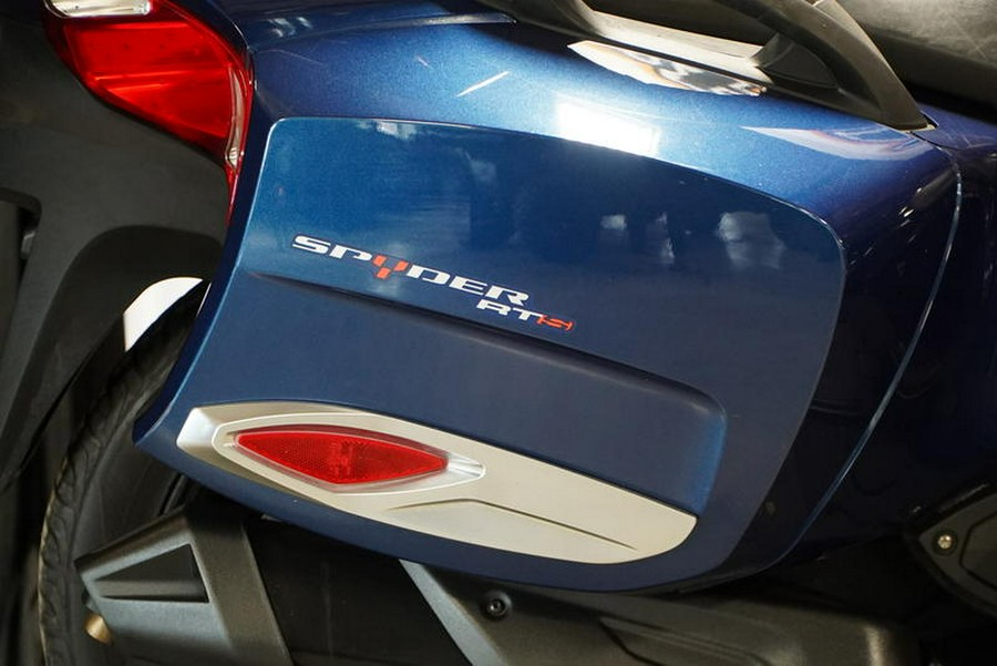 2016 Can-Am® Spyder® RT-S 6-Speed Semi-Automatic (SE6)