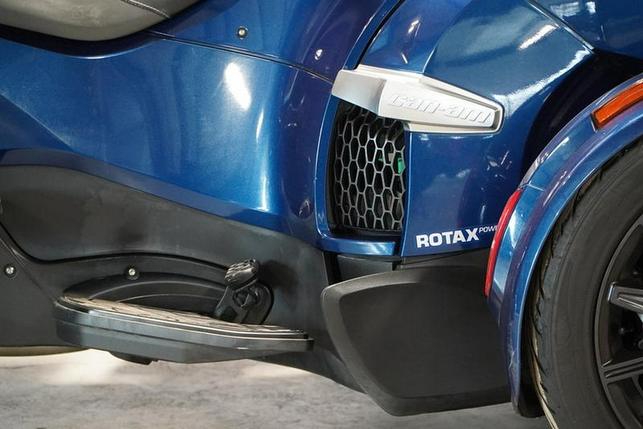 2016 Can-Am® Spyder® RT-S 6-Speed Semi-Automatic (SE6)