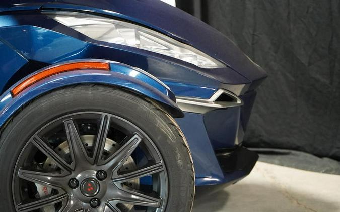 2016 Can-Am® Spyder® RT-S 6-Speed Semi-Automatic (SE6)