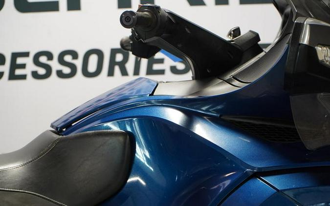 2016 Can-Am® Spyder® RT-S 6-Speed Semi-Automatic (SE6)