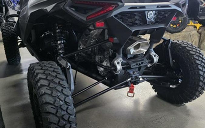 2027 Can-Am Maverick R X Rc