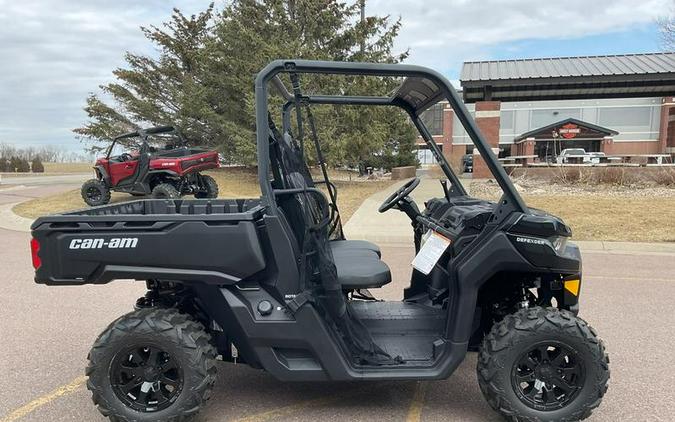 2023 Can-Am® Defender DPS HD9 Timeless Black