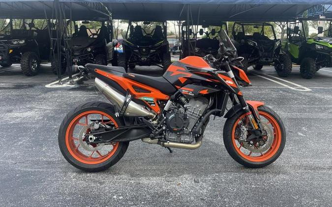 2022 KTM 890 Duke GP