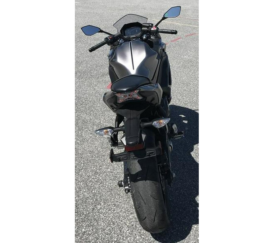 2021 Kawasaki Ninja® 650 ABS Metallic Spark Black/Metallic Imperial Red