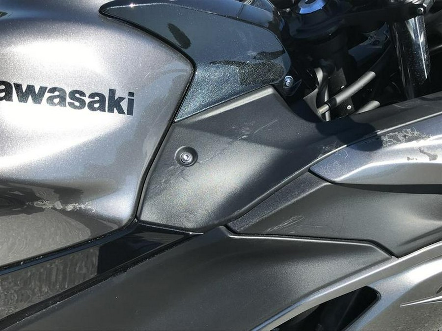 2021 Kawasaki Ninja® 650 ABS Metallic Spark Black/Metallic Imperial Red