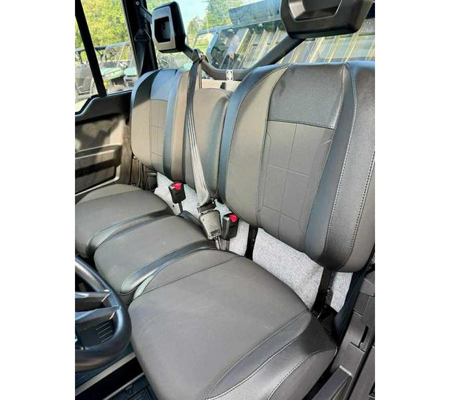 2026 Can-Am® Defender XT CAB HD11