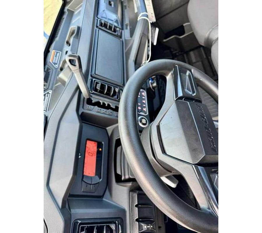 2026 Can-Am® Defender XT CAB HD11