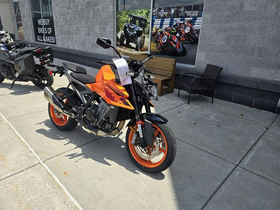 2024 KTM 990 Duke