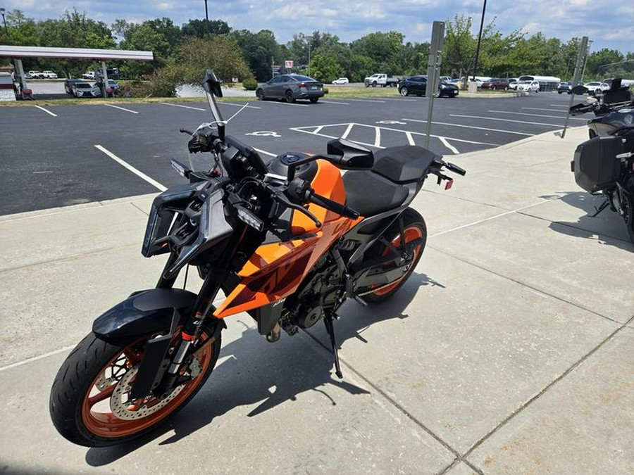 2024 KTM 990 Duke