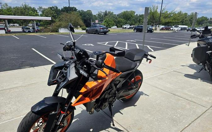 2024 KTM 990 Duke