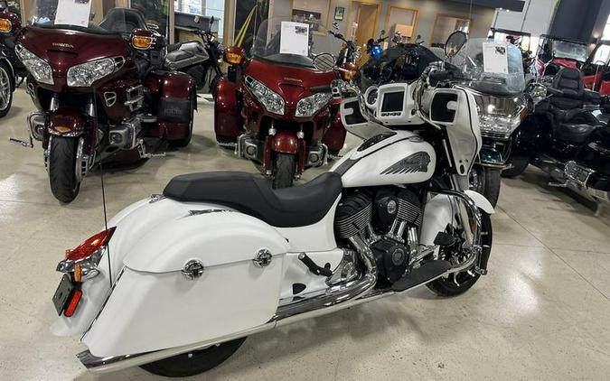 2018 Indian Motorcycle® Chieftain® Limited ABS White Smoke