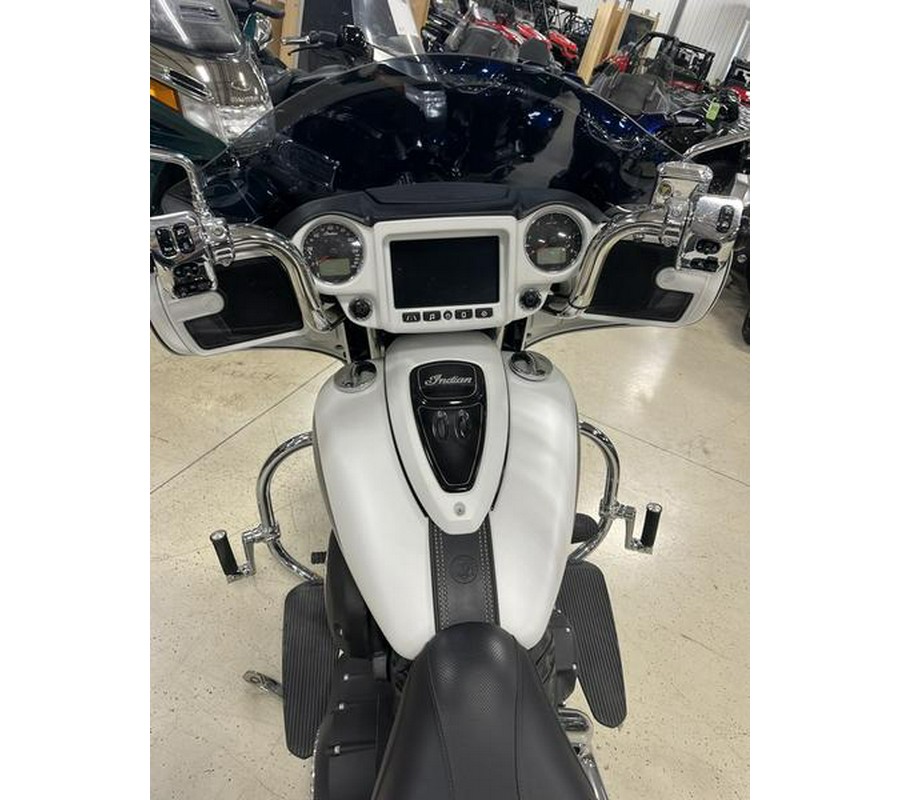 2018 Indian Motorcycle® Chieftain® Limited ABS White Smoke