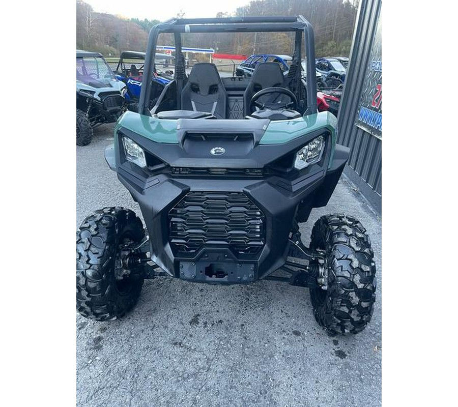 2025 Can-Am® Commander DPS 700