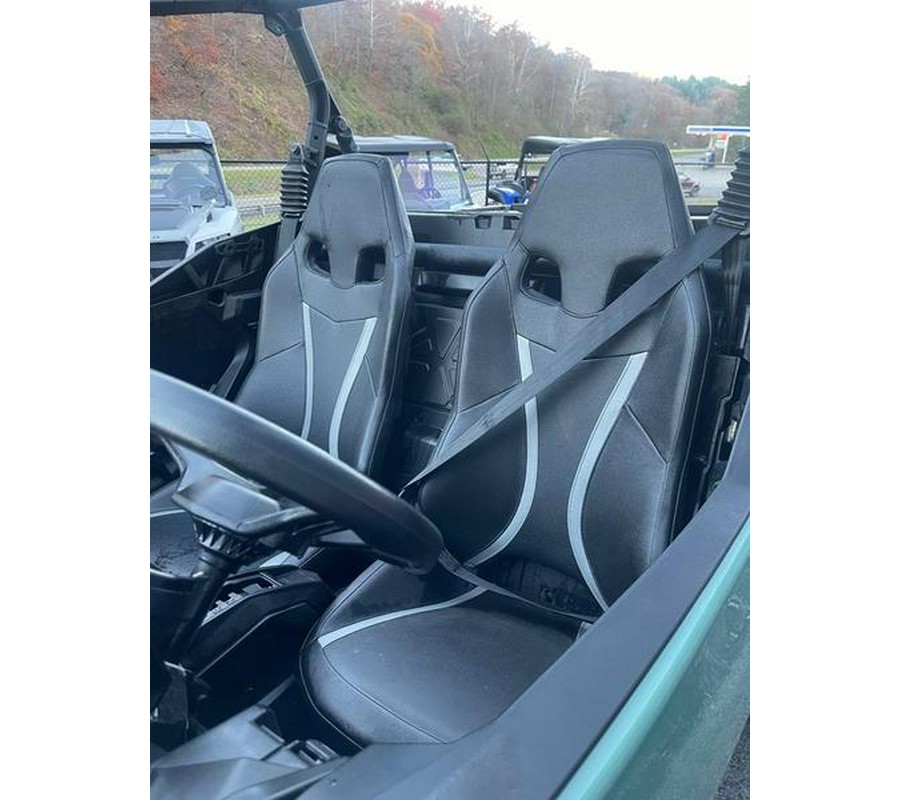 2025 Can-Am® Commander DPS 700