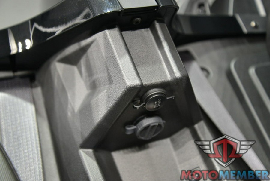 2024 Polaris Slingshot Slingshot S w/ Technology Package I Jet Black S W Technology Package I