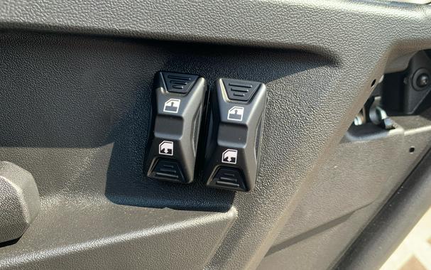 2026 Can-Am Defender MAX Limited HD11