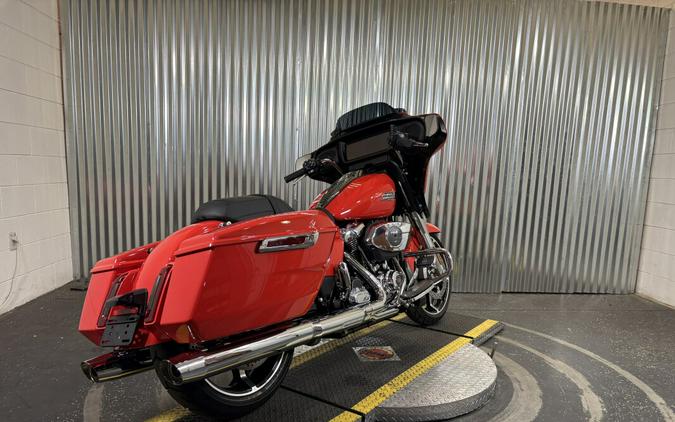 2026 Harley-Davidson Street Glide Blood Orange Chrome Trim