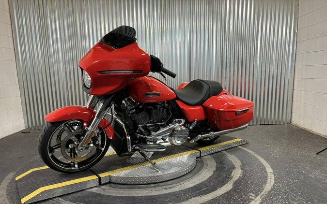 2026 Harley-Davidson Street Glide Blood Orange Chrome Trim
