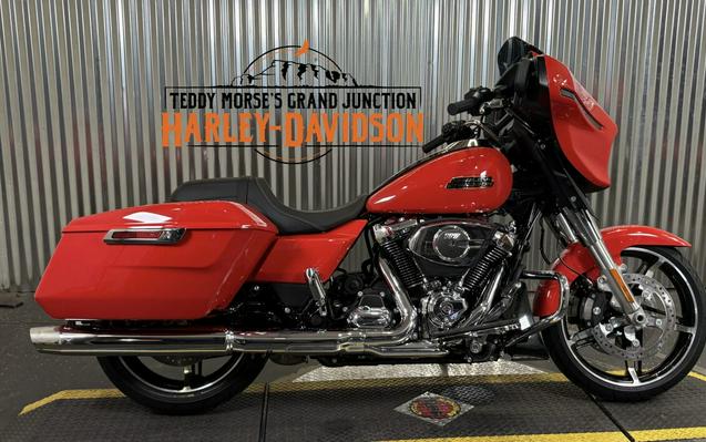 2026 Harley-Davidson Street Glide Blood Orange Chrome Trim