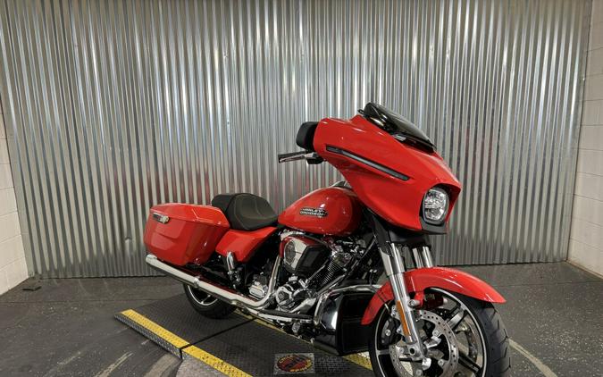 2026 Harley-Davidson Street Glide Blood Orange Chrome Trim