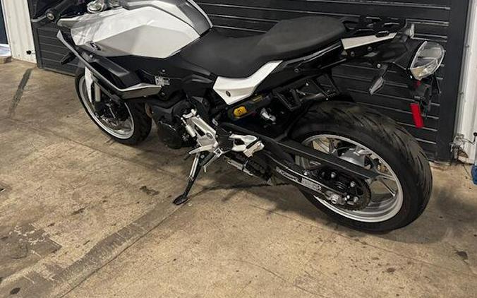 2023 BMW F 900 XR